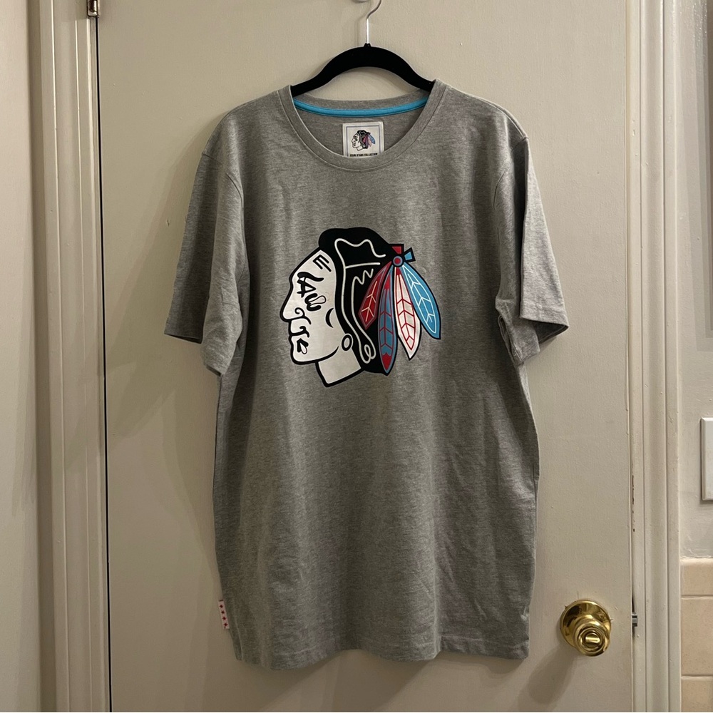 NWT Chicago Blackhawks Four Stars Primary Short Sleeve Tee